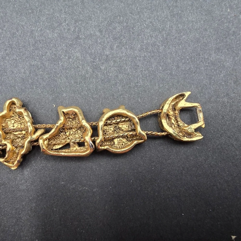 Vintage Gold Tone Ice Hockey Charm Bracelet Enamel Skates Player Net 7.25 Inch